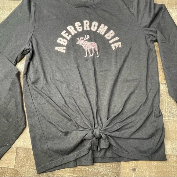 Like New Abercrombie Kids Long Sleeve Tee size 11/12 - Picture 3 of 7